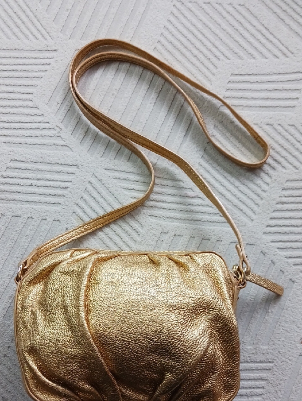 Kate Spade Gold Metallic Refined Grain Leather Crossbody Bag - Picture 3 of 6